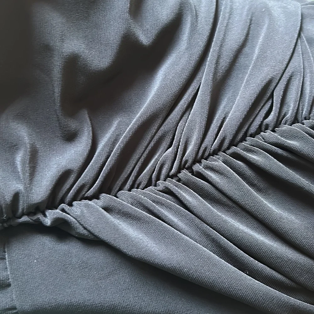 Torrid V neck cold shoulder black short sleeve tunic top size 2X - Picture 4 of 7